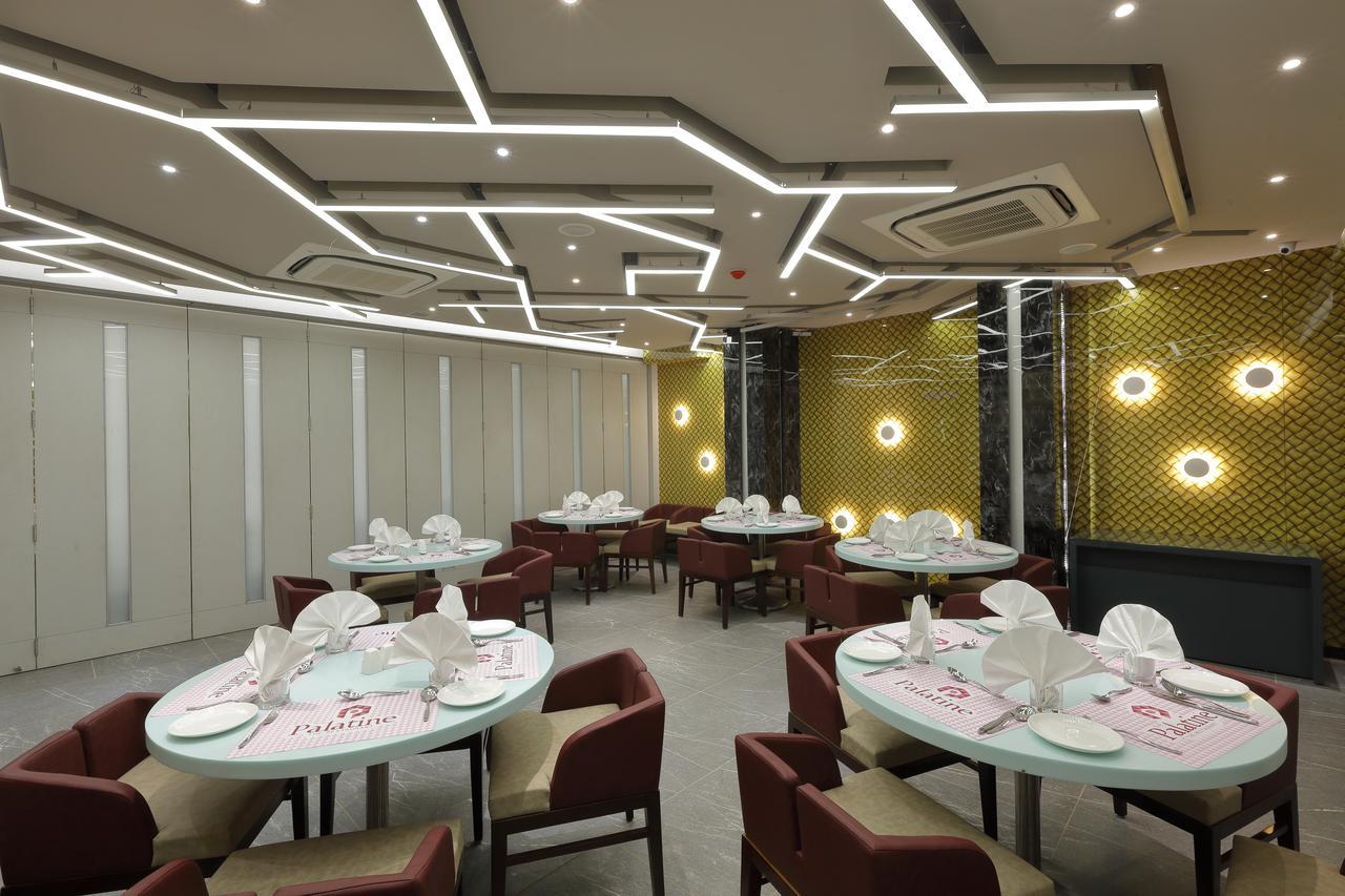 Hotel Pragati The Grand Ahmedabad Buitenkant foto