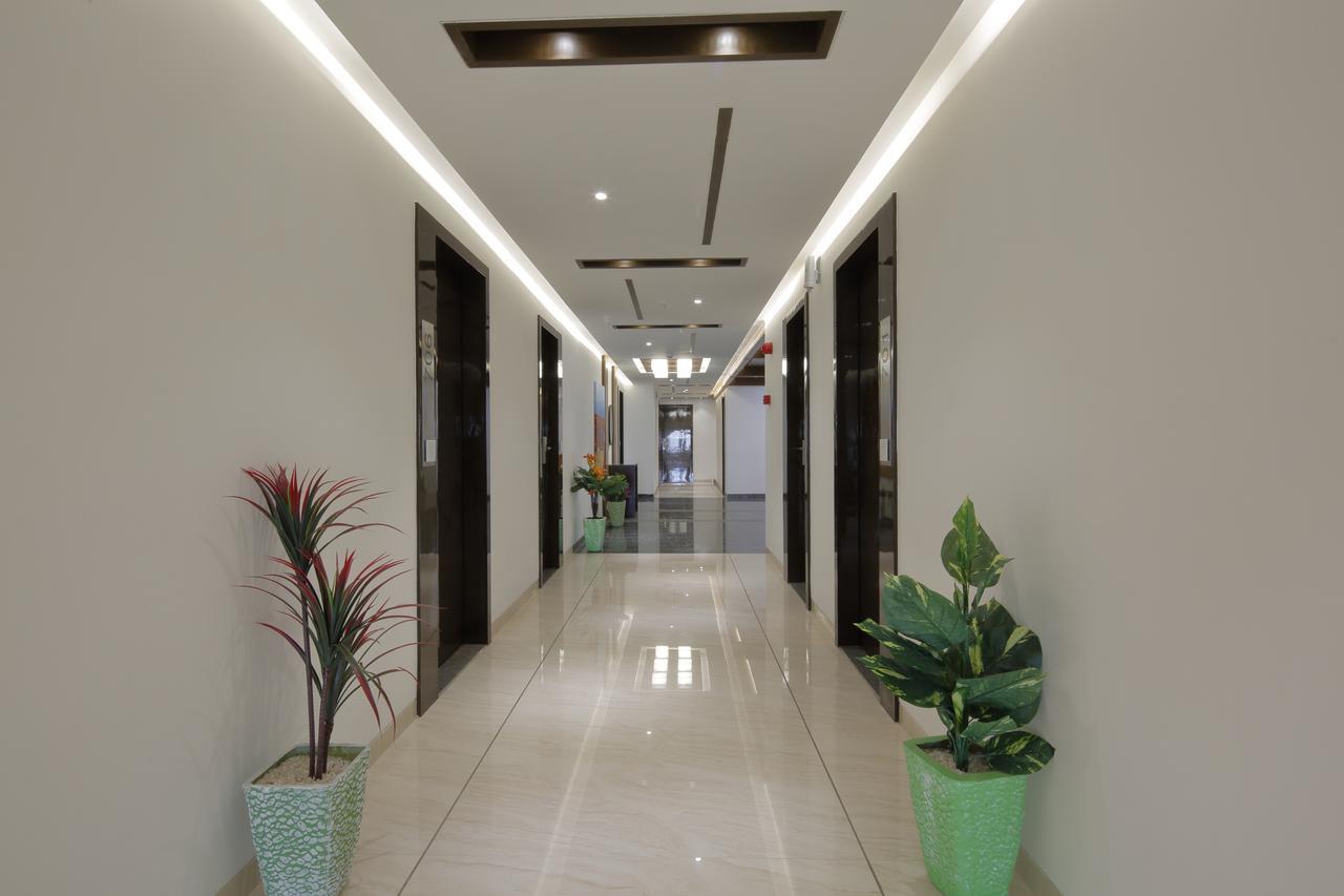 Hotel Pragati The Grand Ahmedabad Buitenkant foto