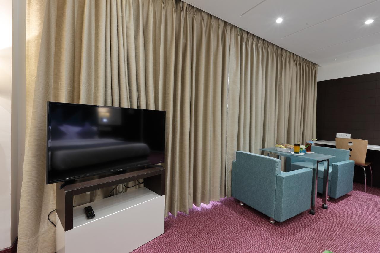 Hotel Pragati The Grand Ahmedabad Buitenkant foto